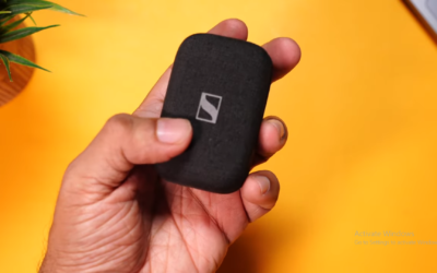 Fig 1.1: The Momentum 4 featuring the signature fabric charging case.